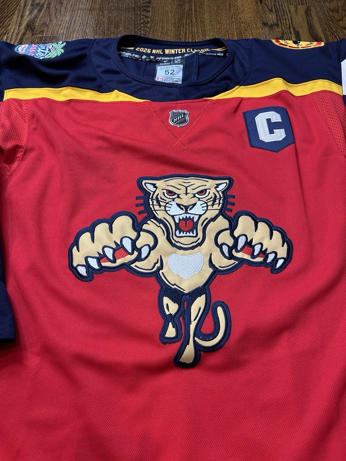 Barkov - FLORIDA PANTHERS Winter Classic Miami Jersey 2026 Size Large Red