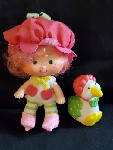 Vintage SSC Strawberry Shortcake CHERRY CUDDLET w/ GOOSEBURY GOOSE pet LOT