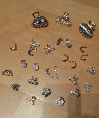 Ohrstecker Konvolut gold- & silberfarben mit Perlen, Blumenmotiv, Stecker