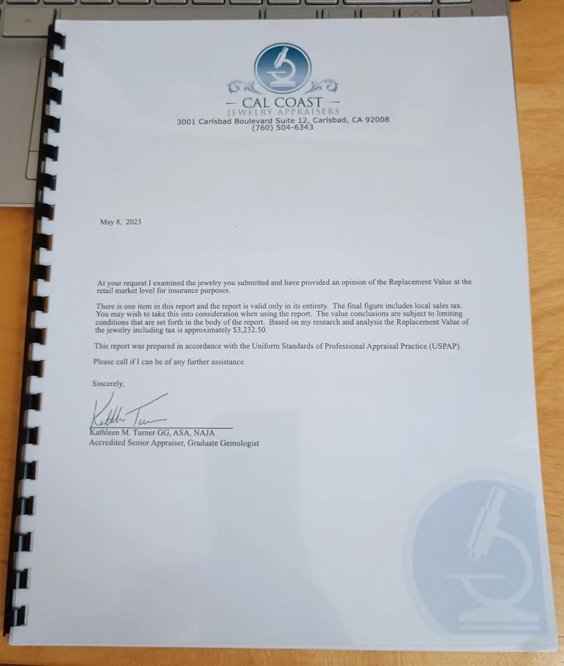 Hermoso anillo de compromiso de diamantes de oro blanco de 14k  Foto 2 de 4