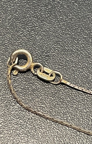 Oro 10k con ciondolo a barretta di diamanti 1/4 TCW su collana sterling 20", estate vintage - Foto 5 di 7