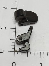 LOT OF 2 MAX LATCHES CN33679 (NOS)