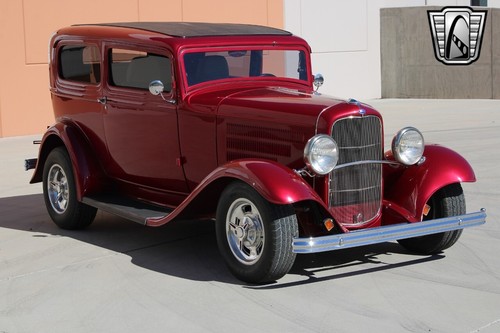 1932 Ford Sedan - Picture 7 of 12