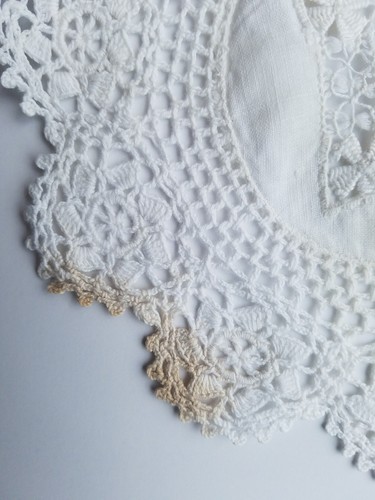 Antique Doily Lace Linen Small Round Granny Cottagecore Dollhouse Rug Prim A36 - Picture 4 of 8