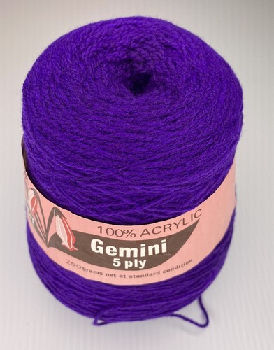 1 cone Machine/Hand Knitting Yarn Gemini 5 ply Acrylic 250 gr Purple - Picture 1 of 1