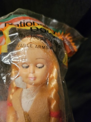 Vintage Nationality Dolls W/ Sleeping Eyes Poland Sealed Made In Hong Kong - Picture 5 of 6