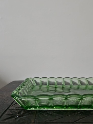 Vintage Vaseline Green Clear Pressed Art Deco Glass Dressing Table Tray Glows UV - Picture 4 of 15