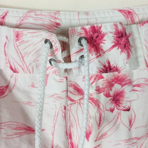 Villager Liz Claiborne Pink White Tropical Floral Capris Size 14 Beachy Vibes - Picture 2 of 8