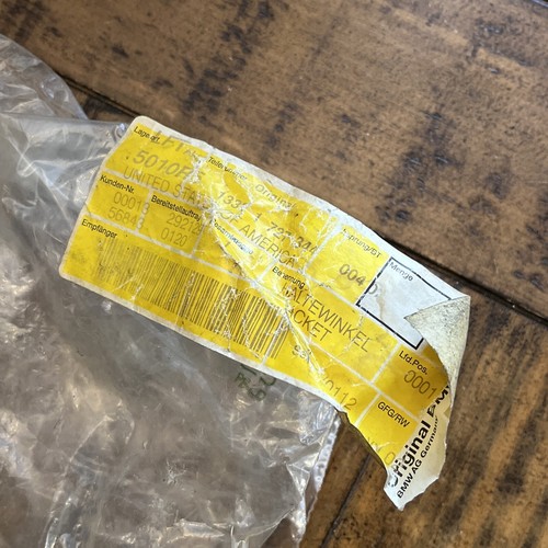 OEM BMW E30 318i 318iS M42 M42b18 Fuel Filter Bracket NOS 1727344 - Picture 3 of 8