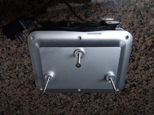 Ilive Wireless Under Cabinet Stereo Radio Music System Bluetooth IKB333 - Picture 5 of 7