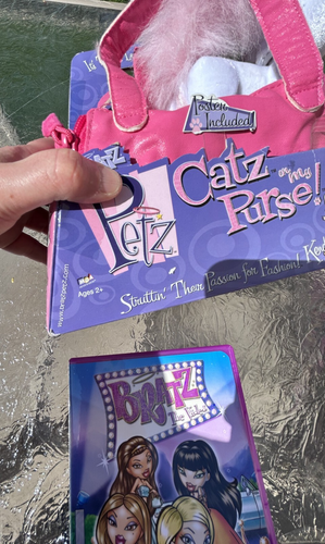 Lotto Bratz anni 2000 gioco DVD Petz Cat Purse Chatz Cards Y2K MGA pacchetto ragazze regalo - Foto 5 di 24