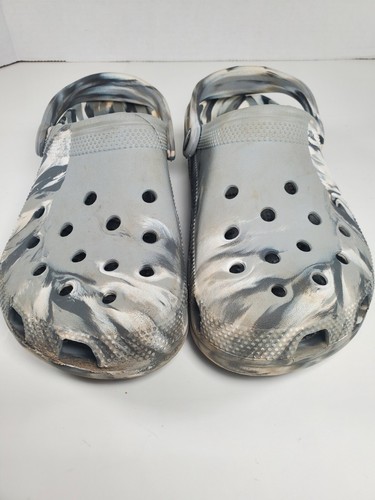 Crocs Unisex Erwachsene klassische tarnfarbene Clogs grau tarnfarben 6 Herren/8 Damen EUC - Bild 8 von 9