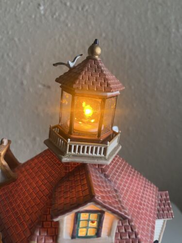 Dept 56 Breakers Point Faro New England Village 56636 qualche danno - Foto 10 di 20