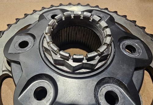 DUCATI PANIGALE V2 REAR SPROCKET T43 #49411852AA - Foto 7 di 9