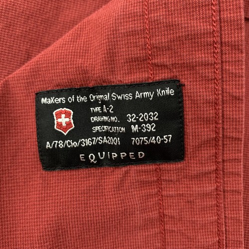 Camisa Victorinox 100 % algodón súper fino roja manga larga abotonada para hombre talla M - Imagen 12 de 13
