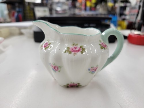Vintage Shelley Fine Bone China Tea Cups, Saucers And Creamer. Made In England - Picture 10 of 20