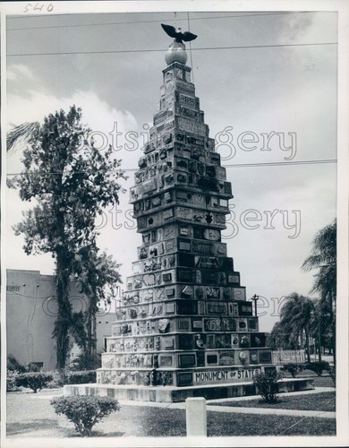 1961 Press Photo Monument of States Kissimmee Florida - Picture 1 of 2