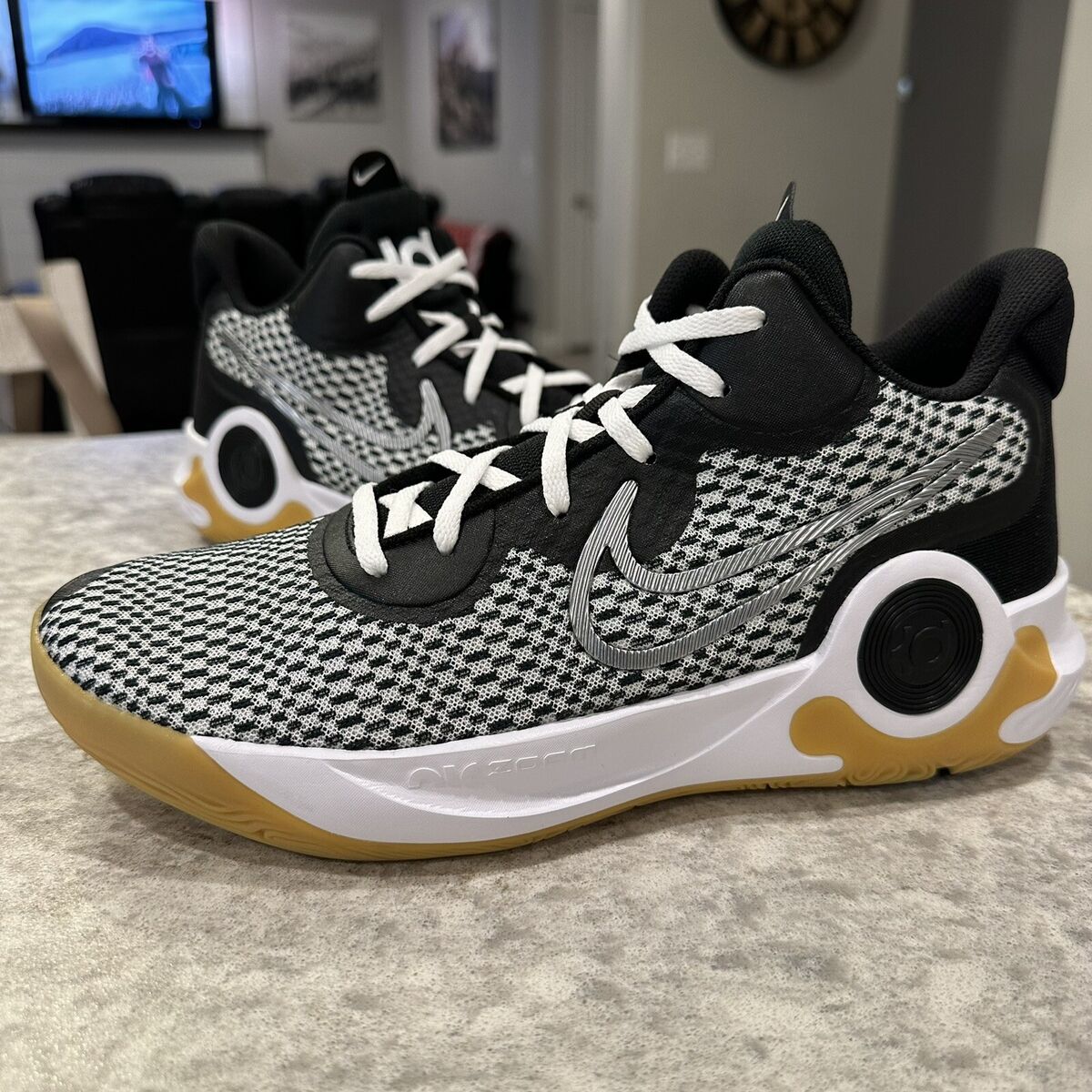 Size 9.5 Nike KD Trey 5 IX Black Metallic Cool Grey White Gum CW3400 006 eBay