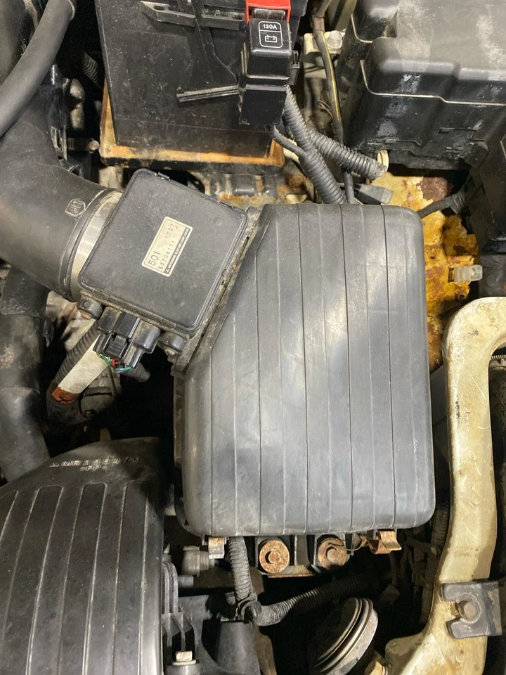 Conjunto de filtro de aire usado se adapta a: Mitsubishi Eclipse 2001 CPE 2,4 grado A Foto 2 de 4