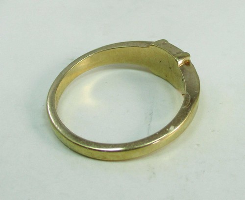 Vintage Avon Gold Tone October Birthstone Ring Oval Pink Stone Faux Tourmaline - Picture 3 of 5