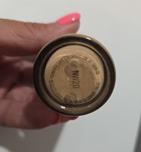 MAC Studio Fix Fluid SPF15 Foundation Shade NW20 Full Size 30ml NWOB - Picture 3 of 3