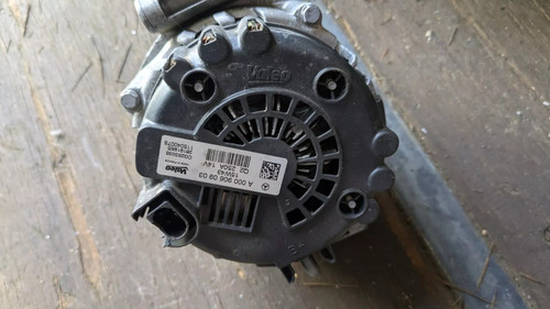 Mercedes Benz A0009060903 Alternator Generator Valeo - Picture 1 of 2