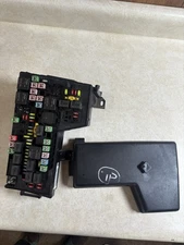 2005-2007 DODGE DAKOTA Fuse Box Relay Module 04692083AB OEM
