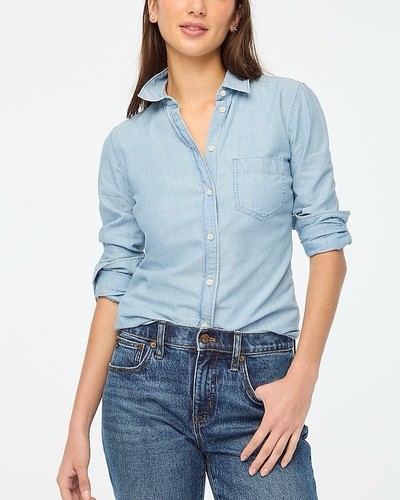 J. CREW Chambray shirt in signature fit Size Medium