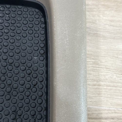 2003-2006 Chevrolet Tahoe GMC Yukon Center Console Plastic Lid Armrest OEM Beige - Picture 3 of 9