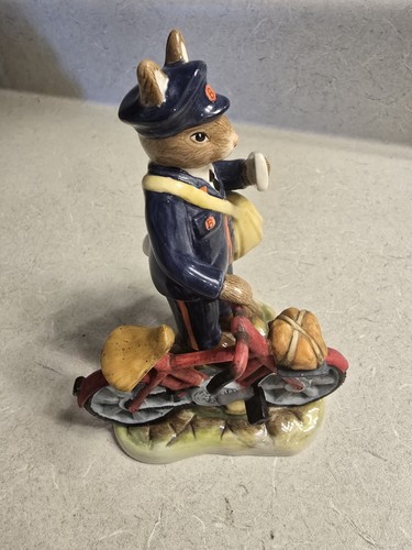 Royal Doulton Bunnykins Figurine "Postman" DB134 – Excellent Condition - Bild 2 von 4