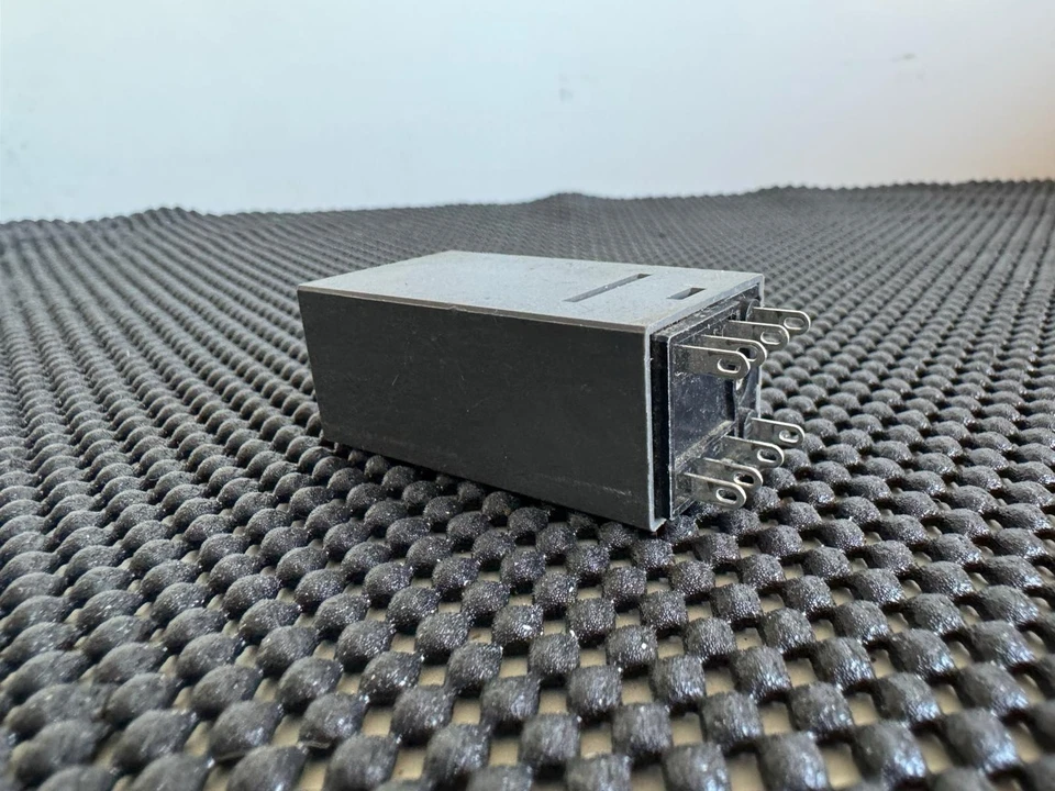 IDEC GT54-25N Electronic Timer 100-120vac - Image 2 of 3