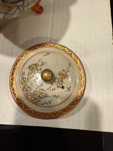 2 japanische Kutani SIGNIERTE RÄUCHERGEFÄSSE (EINER MIT DECKEL) GLEICHES MUSTER - Bild 6 von 12
