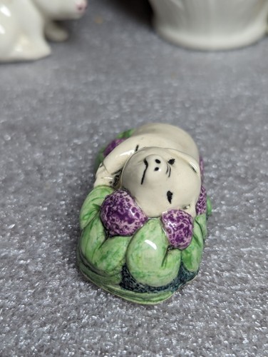 Margaret Howard Signed MH UK Sleeping Pig Figurine 2.75" Long  Pottery England  - Picture 6 of 12