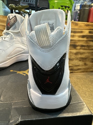 Jordan True Flight Sz.10 White/Grey Red-Black-Wolf Grey - Picture 8 of 19