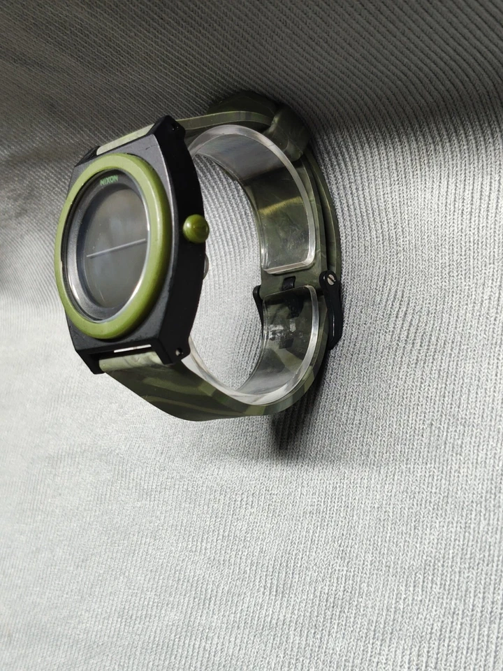 Nixon The Time Teller Digi ¡Muestra! Foto 2 de 4