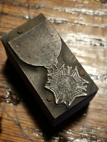 Vintage Letterpress Printing Block Advertising Logo- Medallion -B2 - Picture 8 of 8