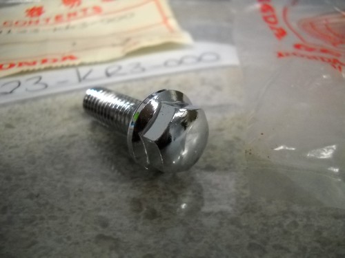 NOS OEM Honda Schraube 8x23 1985-2001 CB125 CMX250 GL1500 90123-KR3-000 - Bild 2 von 4