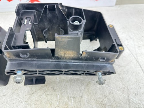2014 Harley Dyna Switchback OEM HD Electrical Box + Left Cover 70367-12 - Picture 4 of 14