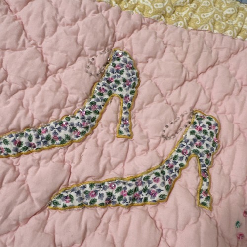 Pottery Barn Kids Quilt Twin Applique Fancy Feet Shoes Heels 64 x 82" - Picture 7 of 15