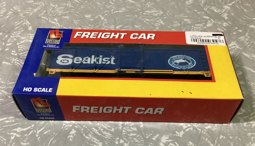 Life-Like Trains HO Scale Model Freight Car #T6909 Wood Brace Box Car - Seakist - Picture 2 of 6