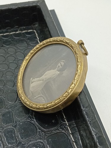 Antique Pair Of Miniature Bronze Picture Frames - Picture 12 of 19