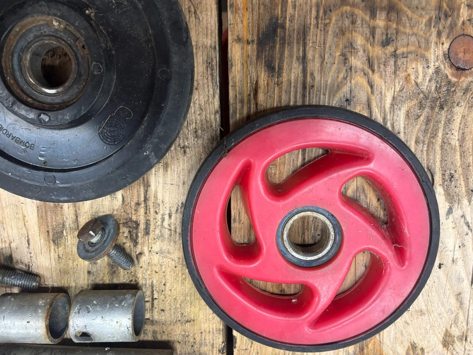 Eje trasero 1998 Ski Doo Formula Z 500 Y RUEDAS Y ESPACIADORES RW7376 Foto 3 de 4