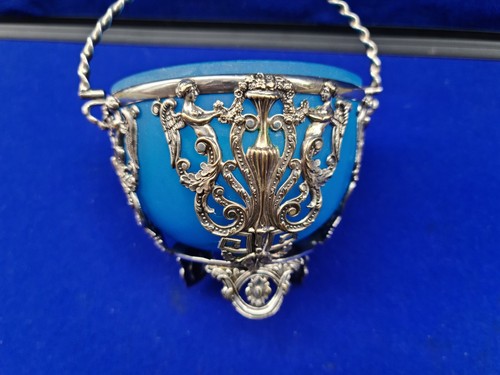 Late Victorian Silver Plated Sugar Bowl with Blue Opalescent Liner - Picture 19 of 22