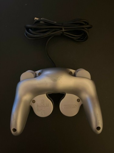 Official Nintendo GameCube Controller Silver DOL-003 Tested and Working - Picture 2 of 5