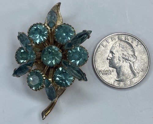 Unsigned Judy Lee Aqua Glass Navette Marquis Rhinestone Riveted Floral Brooch - Picture 10 of 10