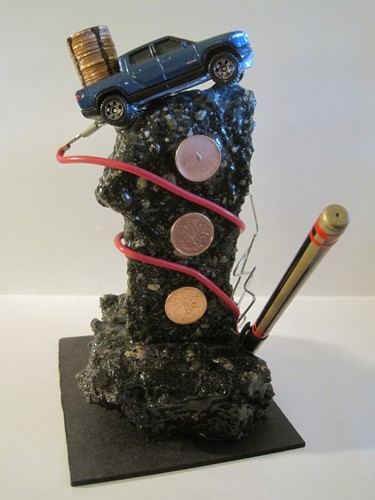 ROCK BALANCE COIN ART ELECTRIC RIVIAN TRUCK CLIMB SCULPTURE PEN HOLDER - Picture 4 of 19