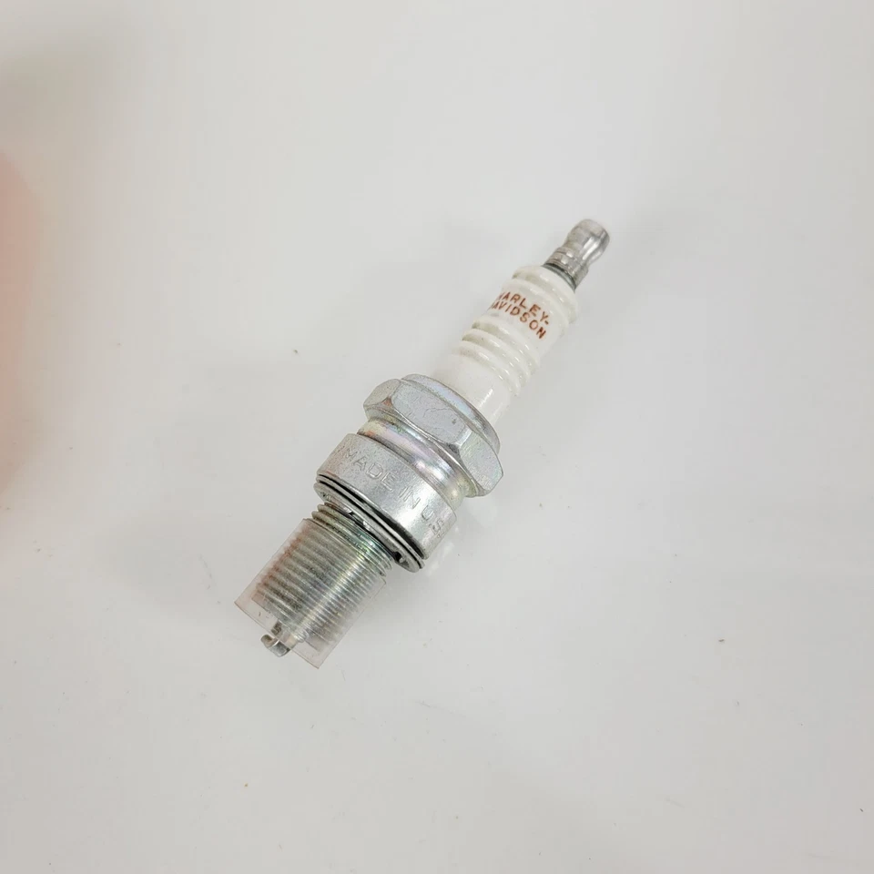 Harley-Davidson  SX250 / SS250 OEM Spark Plugs 32306-61 Solo - Image 4 of 4