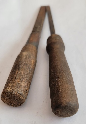 4 Vintage Wood Handle Screwdrivers And Chisels - Picture 7 of 7