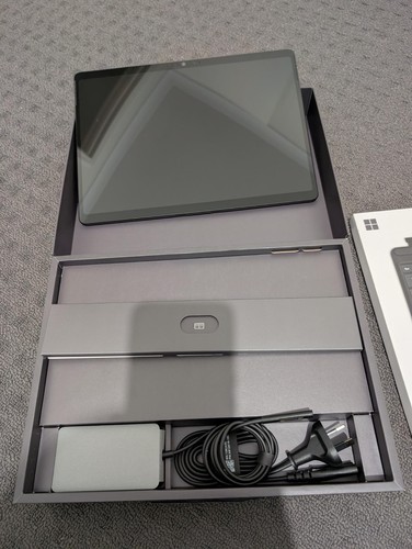 Microsoft Surface Pro 11 (Copilot+ PC, 512GB, Black) + Keyboard, Pen, Mouse, Cas - Picture 6 of 13