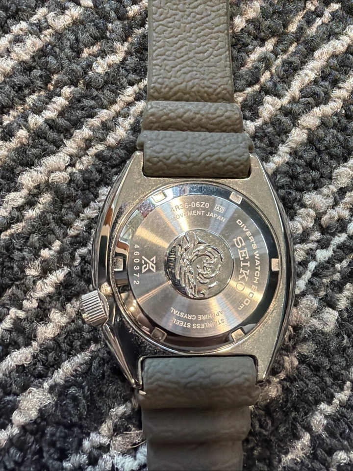 Reloj Seiko Prospex SRPE05 para hombre acero inoxidable, esfera verde, cristal de zafiro Foto 3 de 3